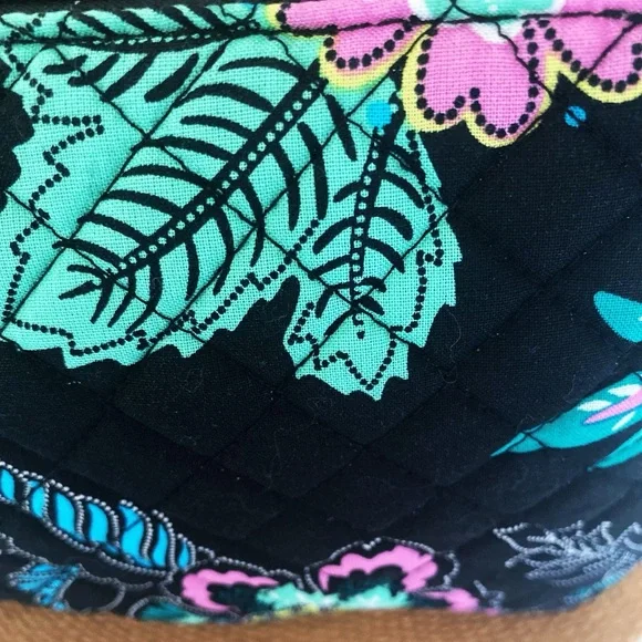 Vera Bradley Island Green Convertible Wristlet - Picture 5 of 8